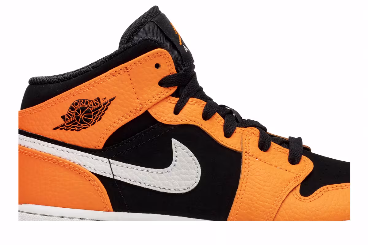Air Jordan 1 Mid GS Orange Black, view 3