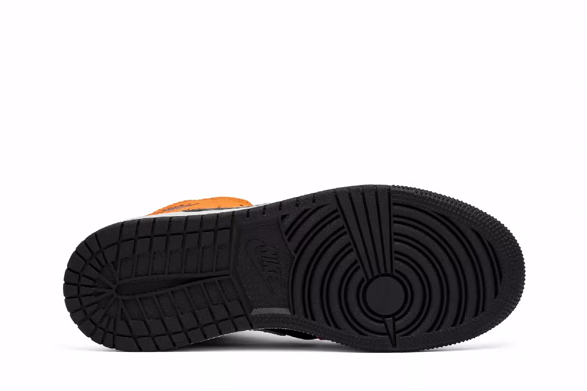 Air Jordan 1 Mid GS Orange Black, view 5