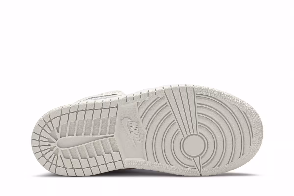 Air Jordan 1 Mid GP Phantom, view 5