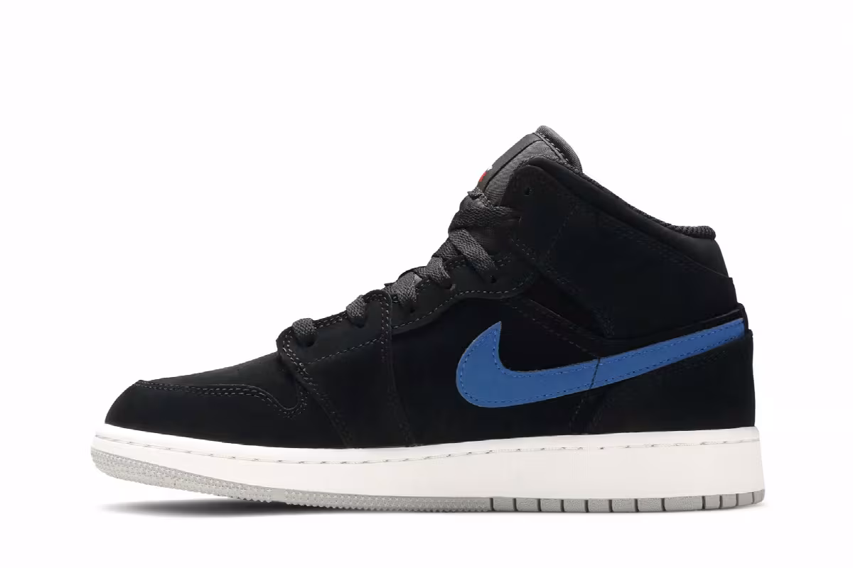 Air Jordan 1 Mid GS Black University Red, view 4