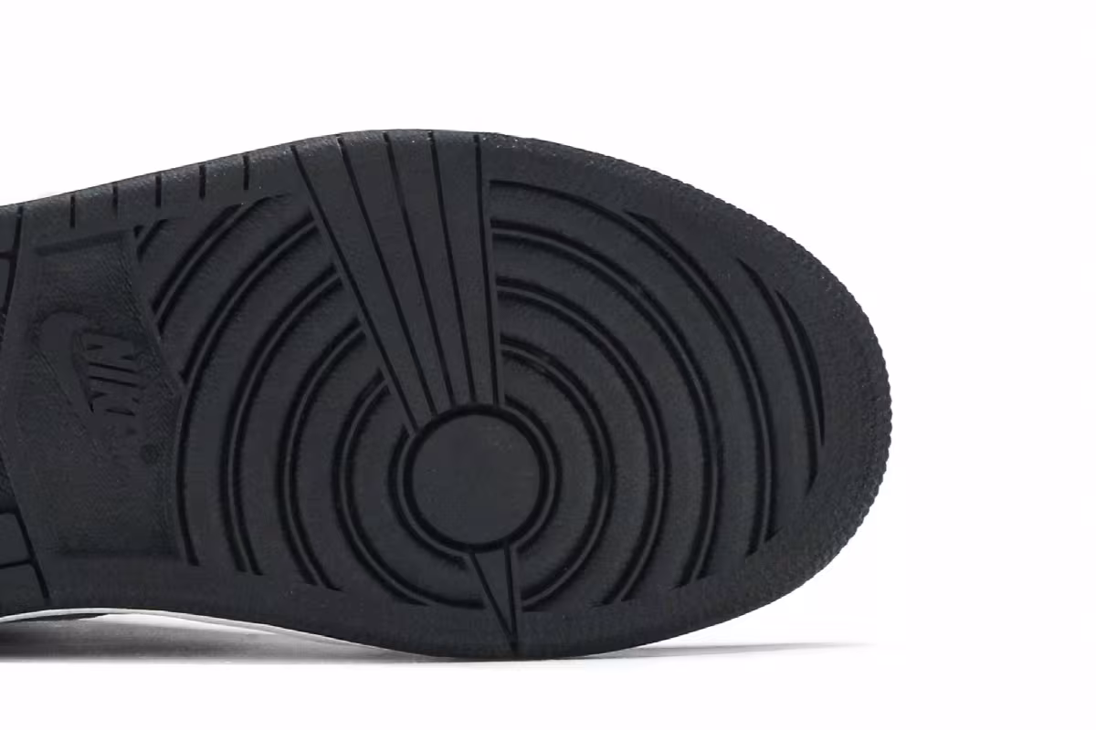 Air Jordan 1 Mid PS Tuxedo, view 6