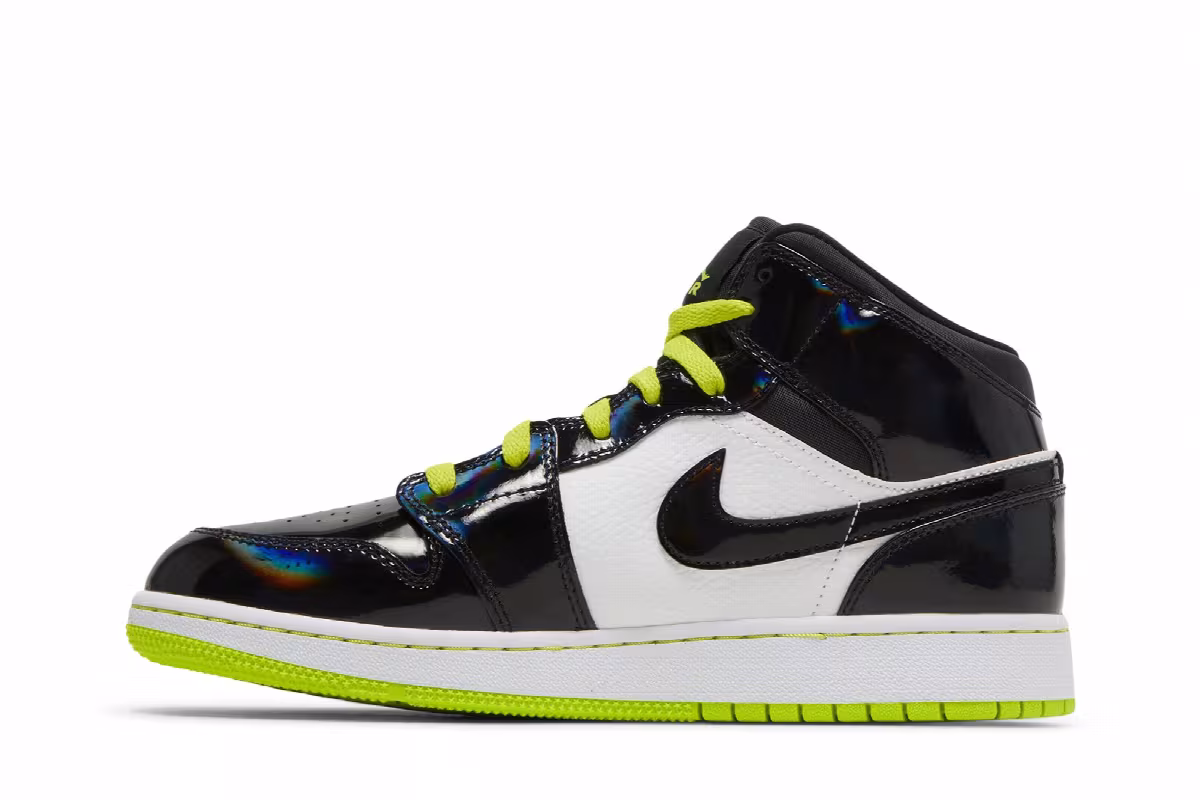 Air Jordan 1 Mid SE GS Black Cyber, view 4