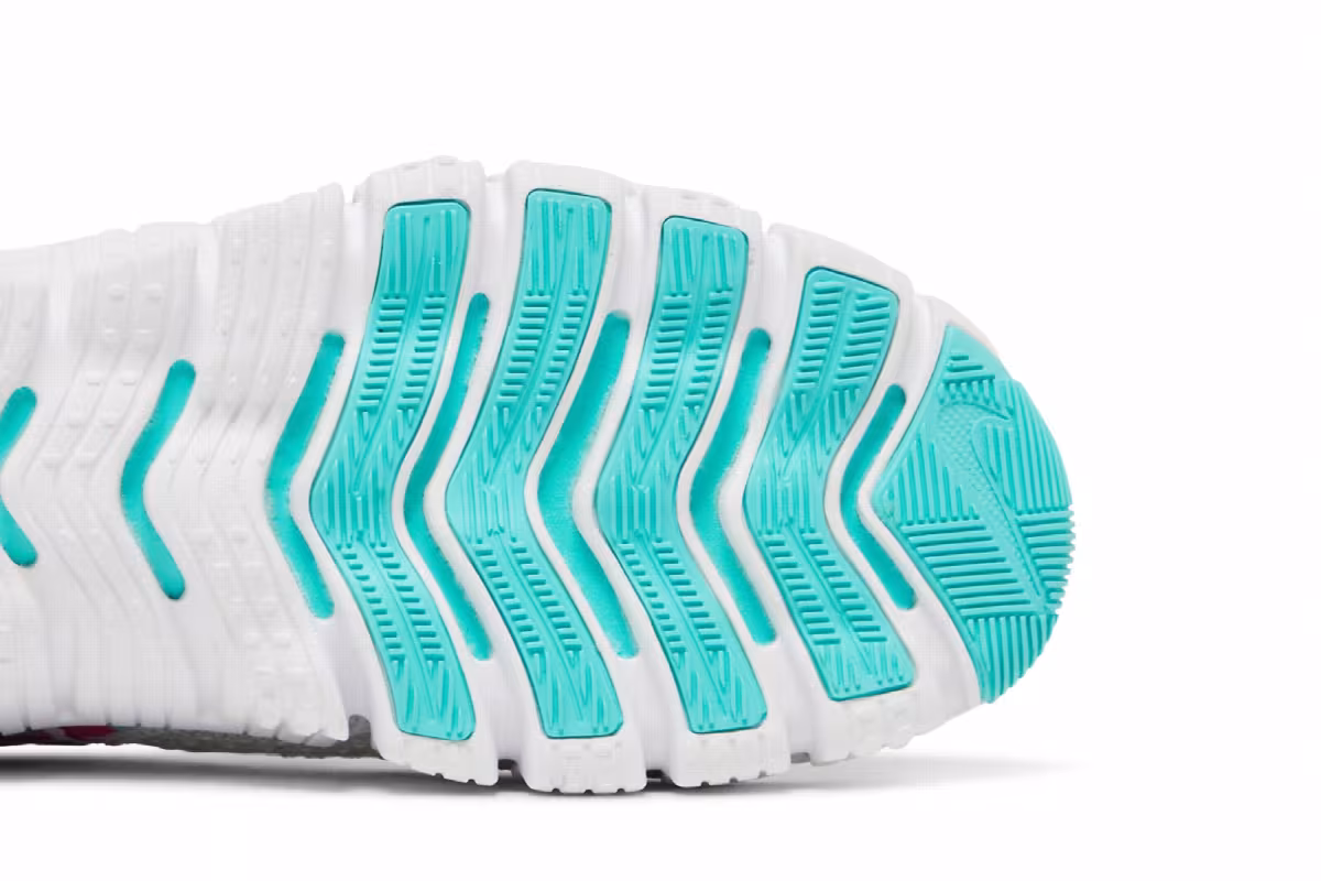 Nike Women's Free Metcon 4 Graffiti Graphics, view 6