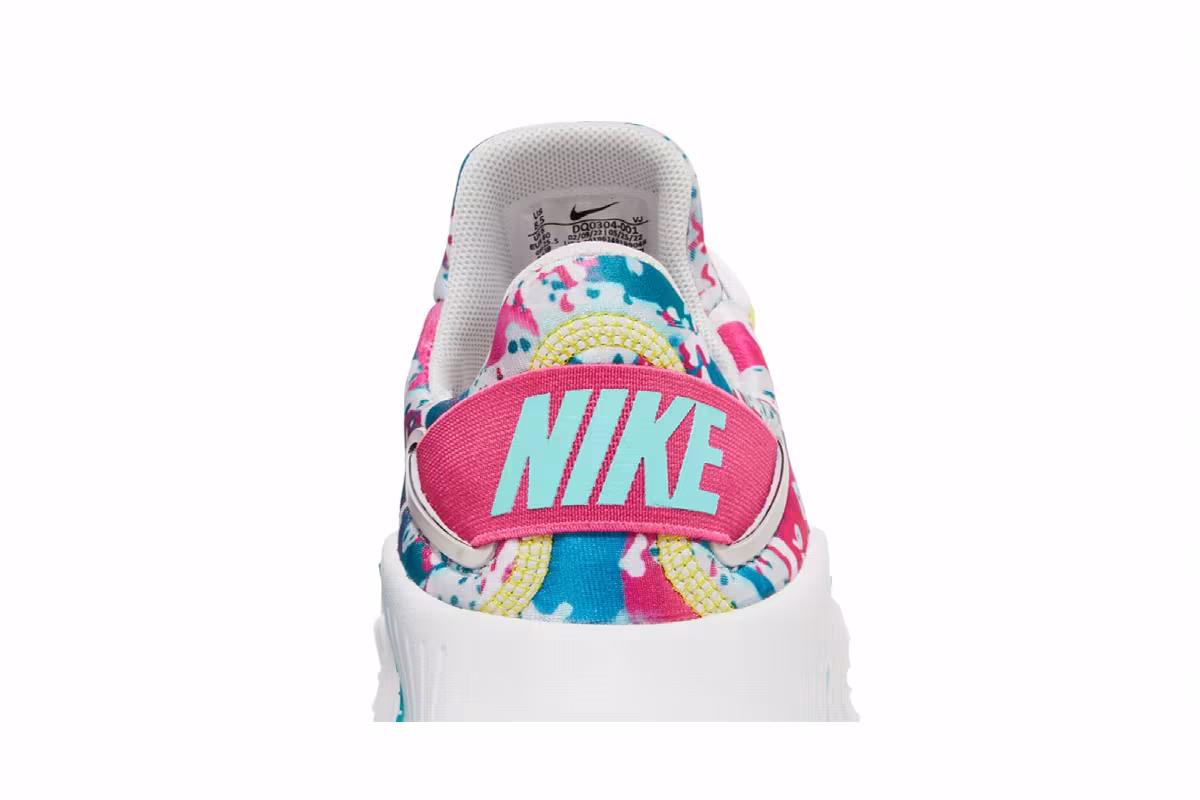 Nike Women's Free Metcon 4 Graffiti Graphics, view 8