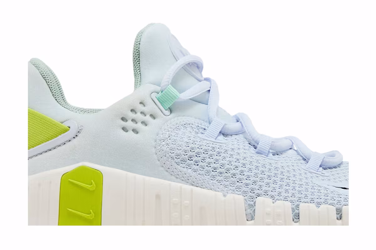 Nike Women's Free Metcon 4 Grey Atomic Green, view 3