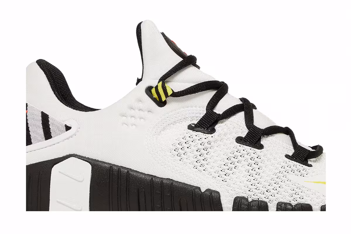 Nike Free Metcon 4 White Black Crimson, view 3