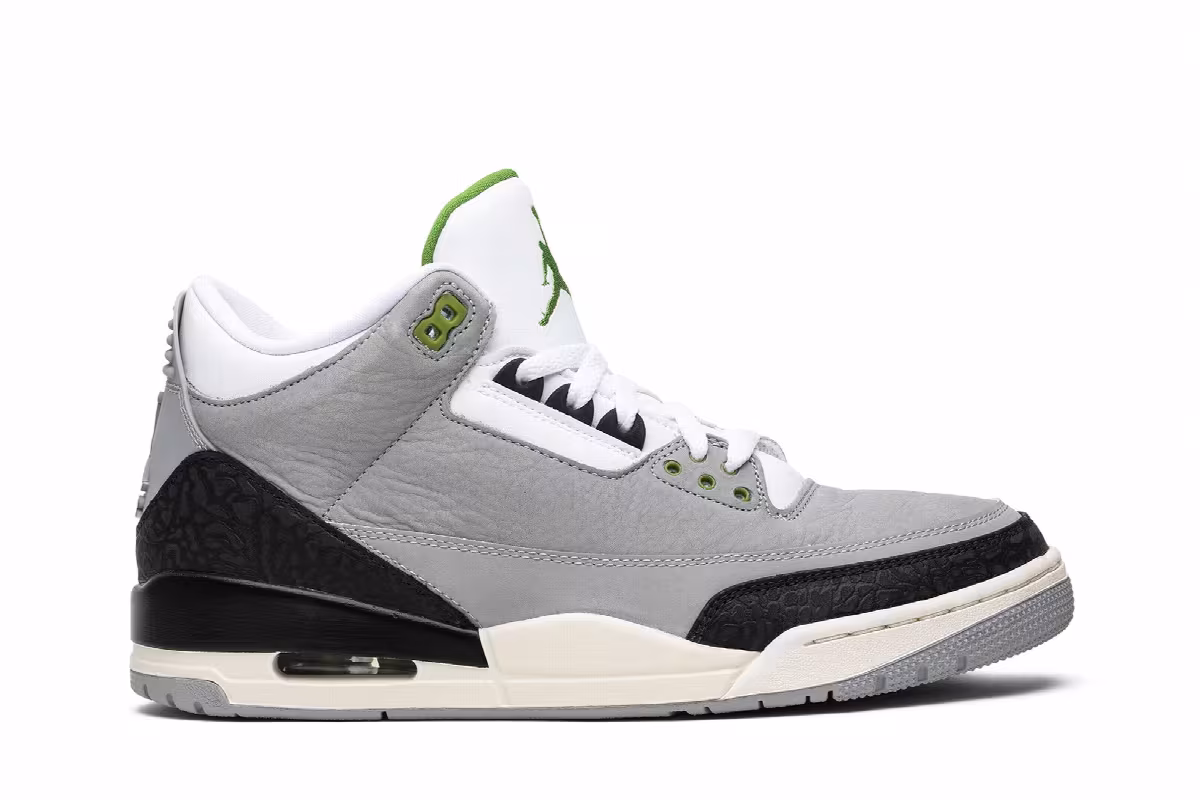 Air Jordan 3 Chlorophyll, view 2