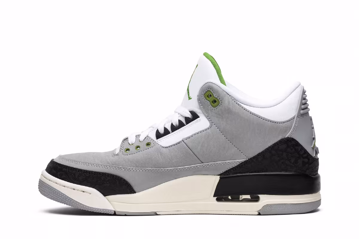 Air Jordan 3 Chlorophyll, view 4