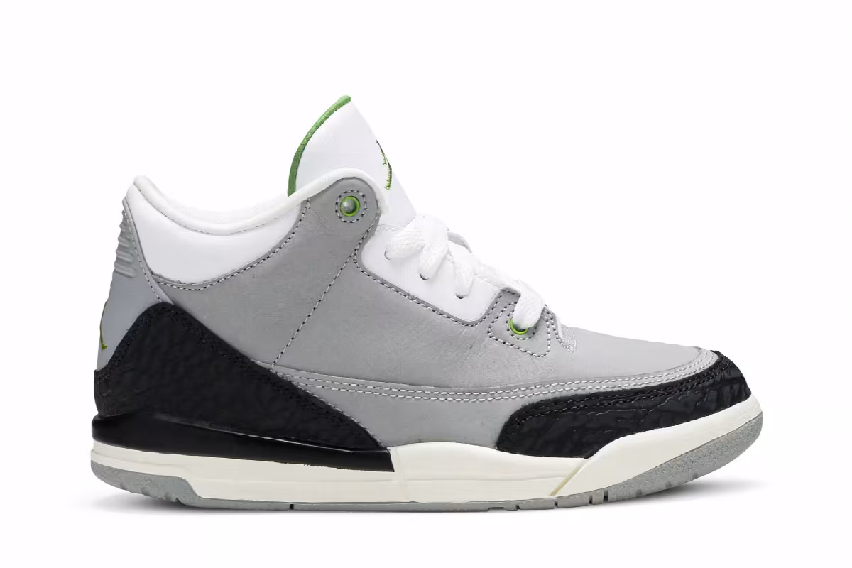 Air Jordan 3 PS Chlorophyll, view 2