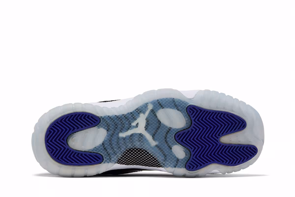 Air Jordan 11 GS Concord 2018, view 5