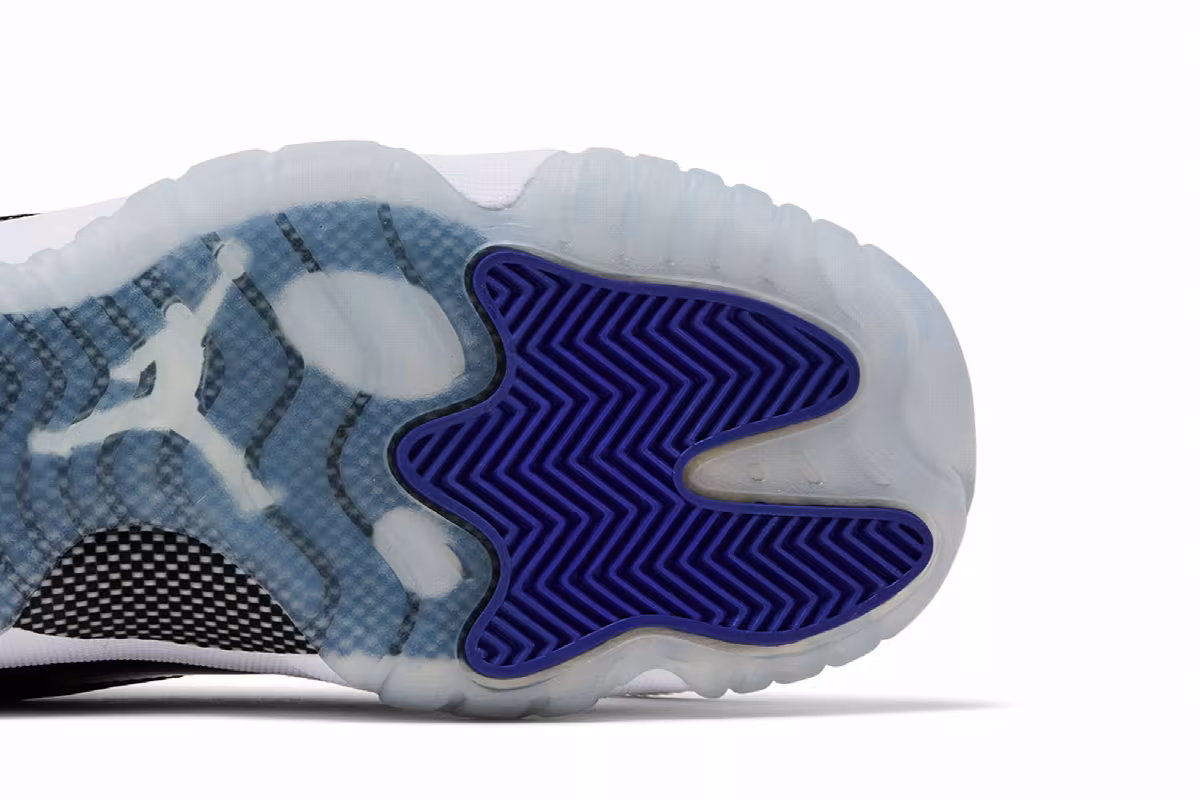 Air Jordan 11 GS Concord 2018, view 6