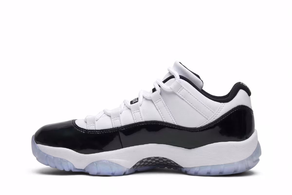 Air Jordan 11 Low Emerald, Easter, view 4