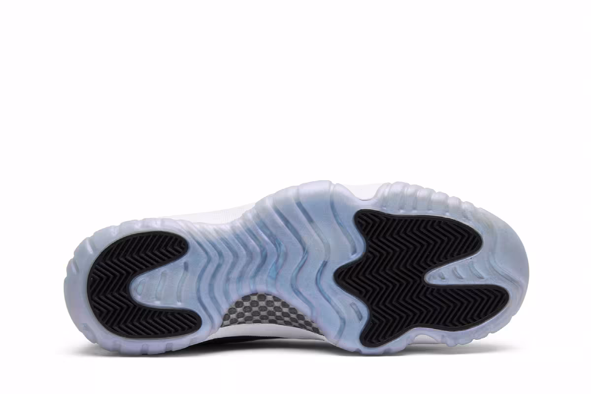 Air Jordan 11 Low Emerald, Easter, view 5
