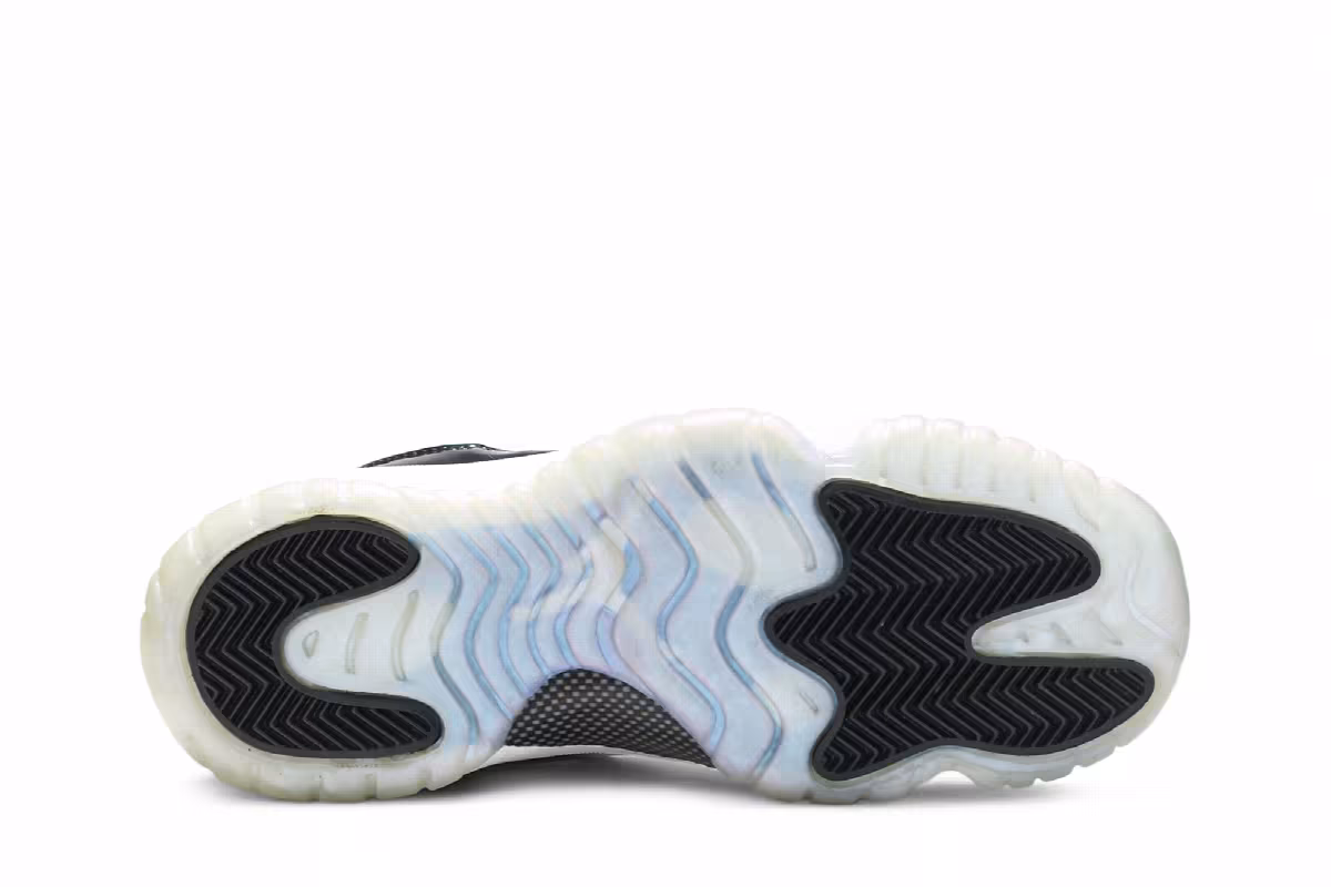 Air Jordan 11 GS Emerald, view 5