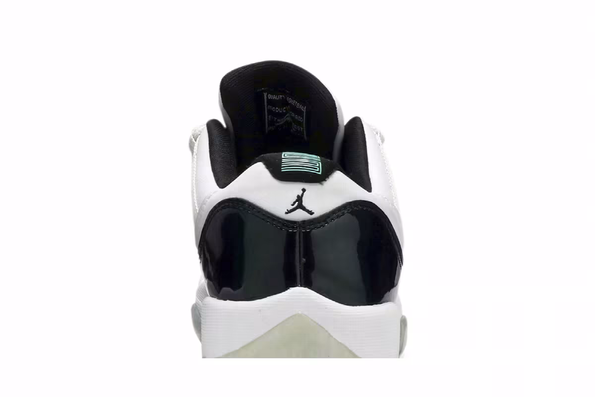 Air Jordan 11 GS Emerald, view 8