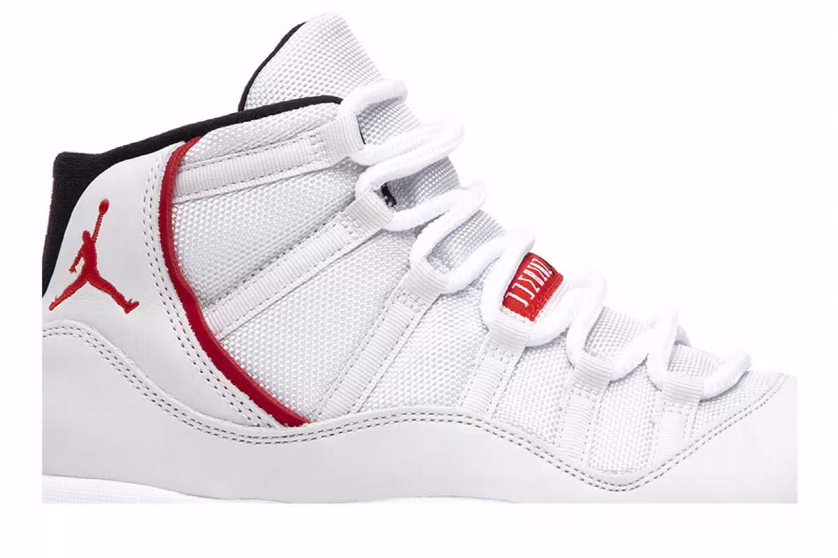 Air Jordan 11 GS Platinum Tint, view 3