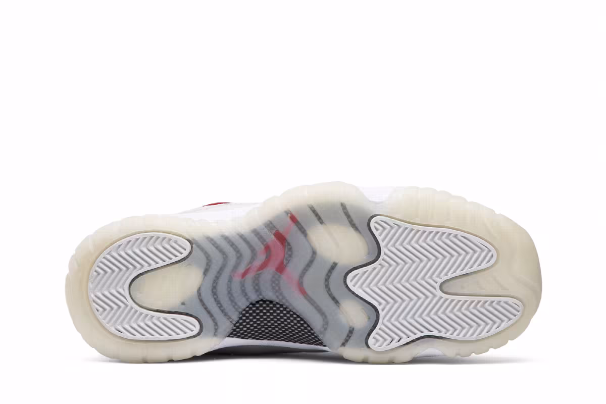 Air Jordan 11 GS Platinum Tint, view 5