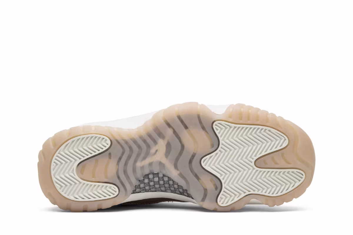 Women's Air Jordan 11 Low Rose Gold, view 5