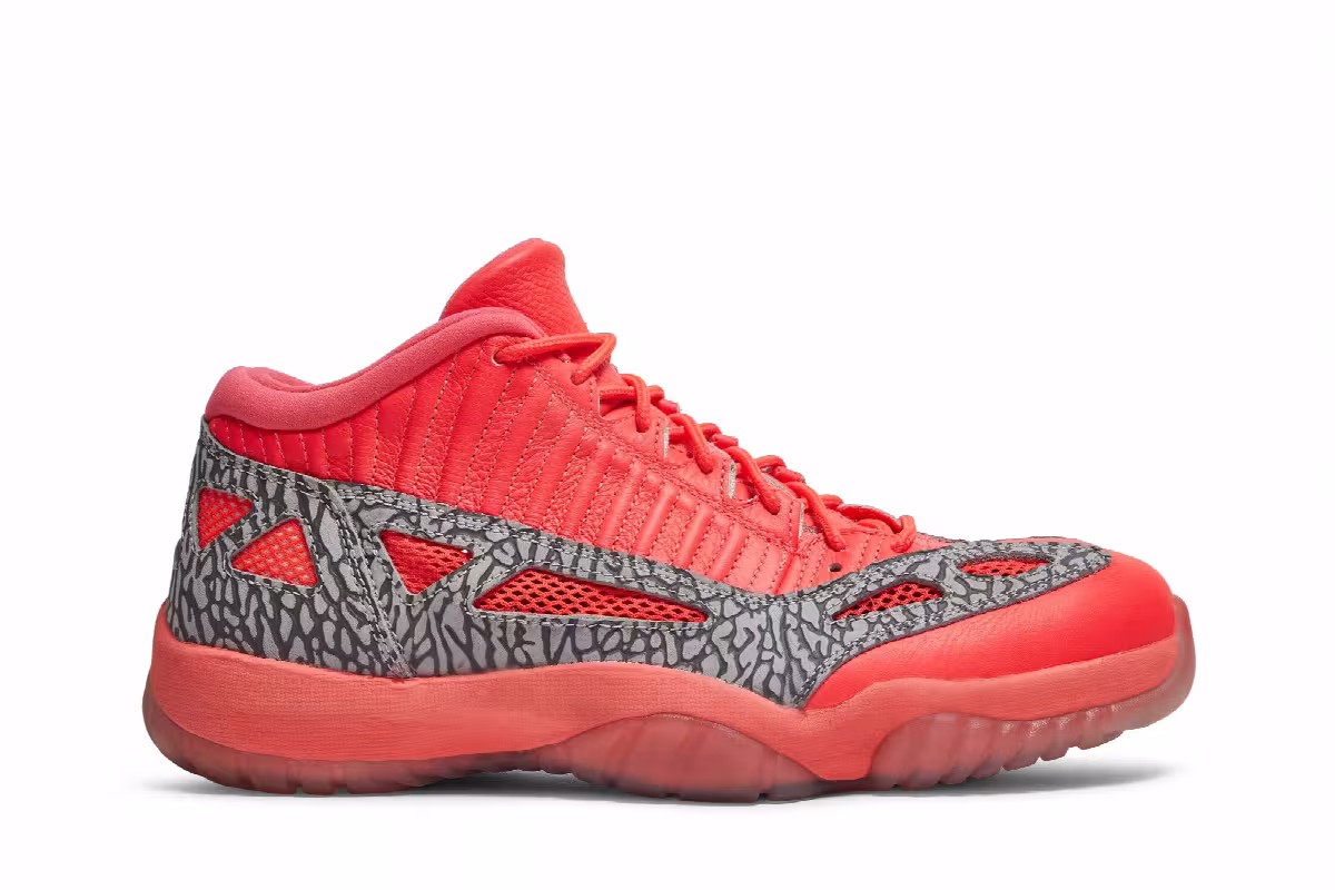 Air Jordan 11 Low IE Flash Crimson, view 2