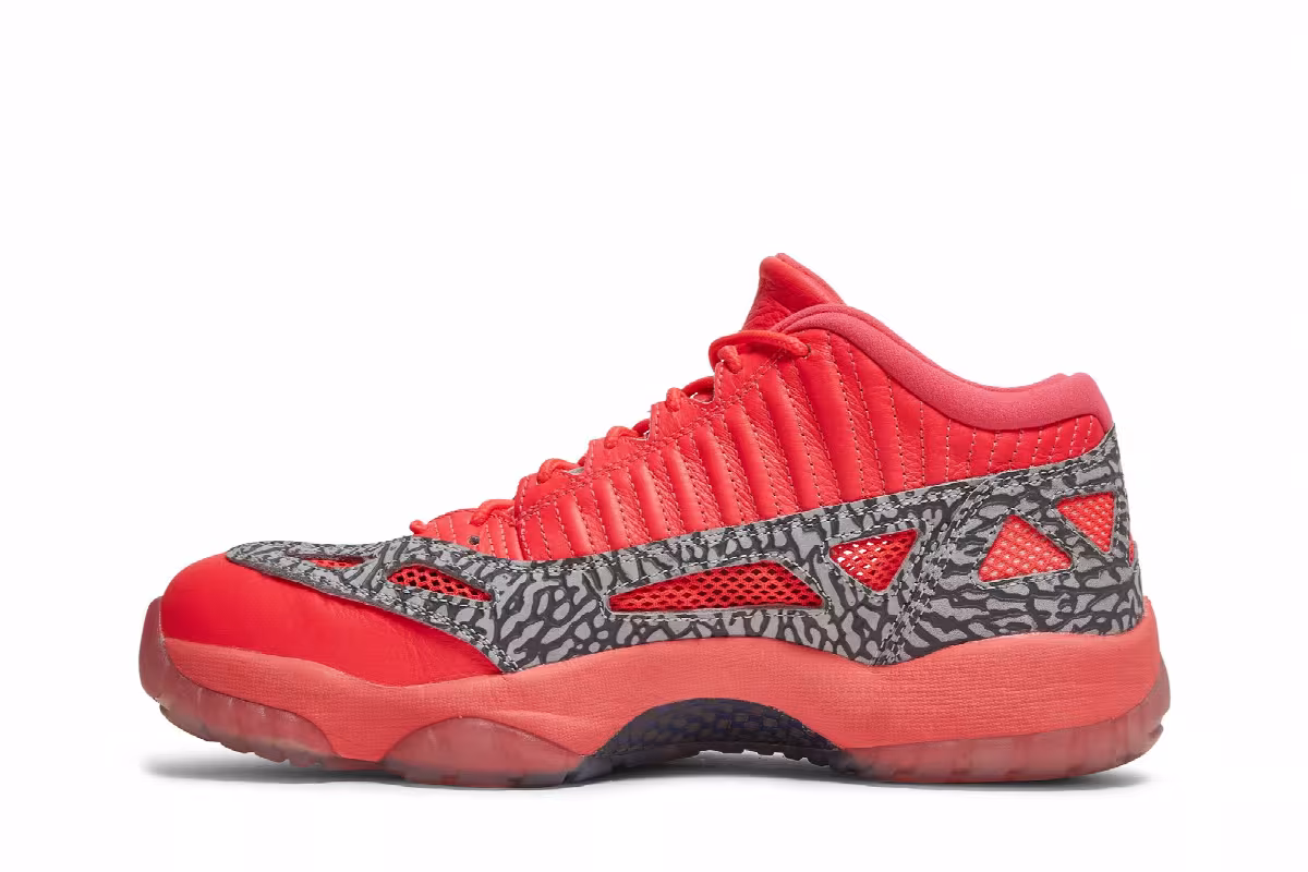 Air Jordan 11 Low IE Flash Crimson, view 4