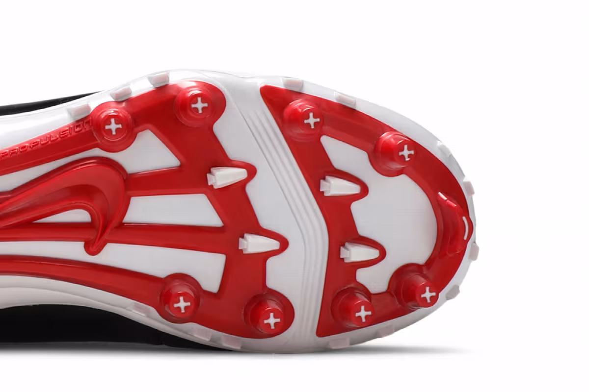 Air Jordan 11 Cleat Bred, view 6