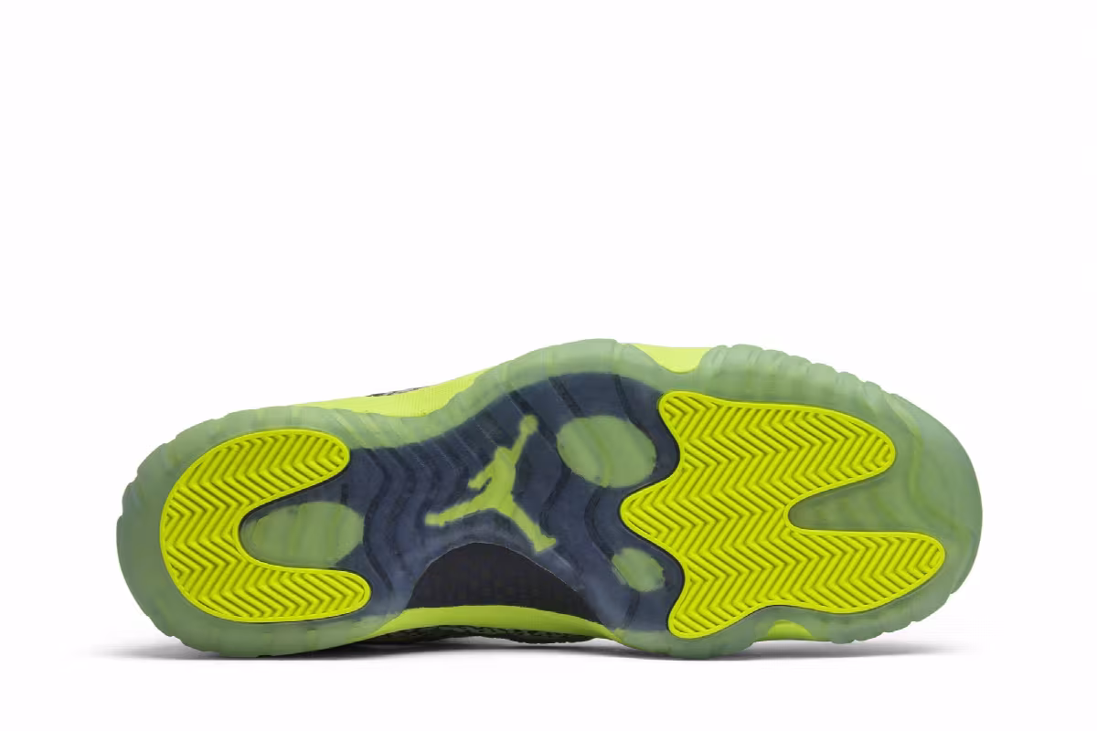 Air Jordan 11 Low IE Volt, view 5