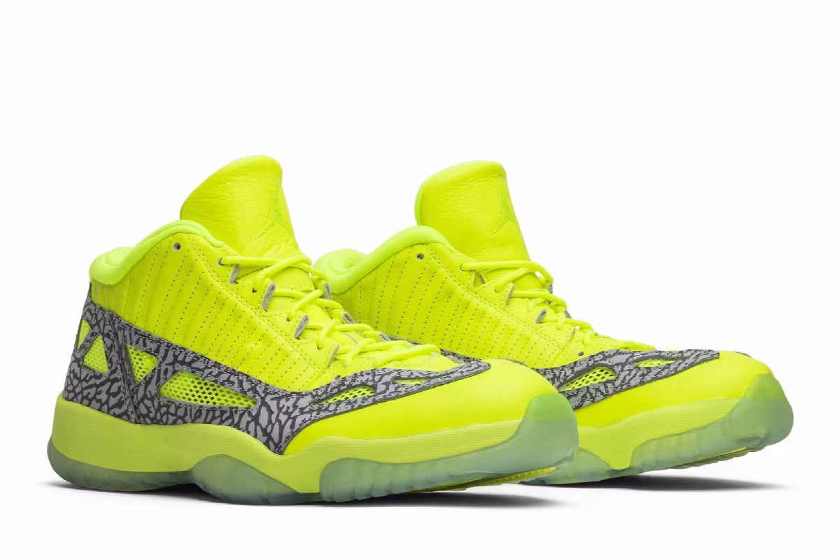 Air Jordan 11 Low IE Volt, view 9