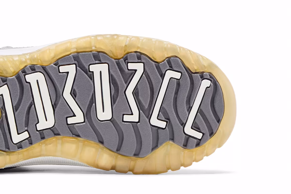 Air Jordan 11 Low BP Cool Grey, view 6