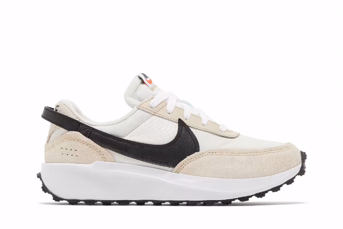 Nike Women's Waffle Debut Sanddrift Black, view 2