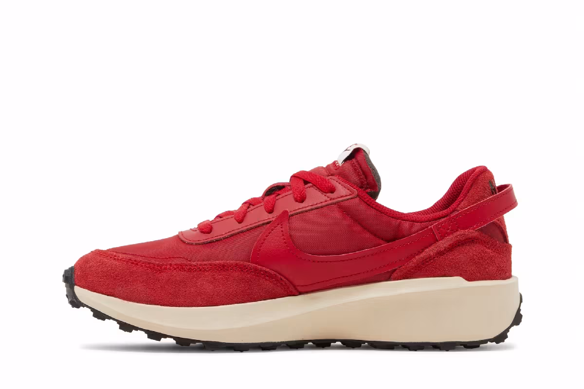 Nike Women's Waffle Debut Gym Red, view 4