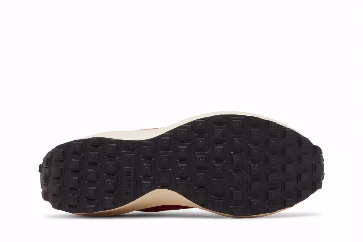 Nike Women's Waffle Debut Gym Red, view 5