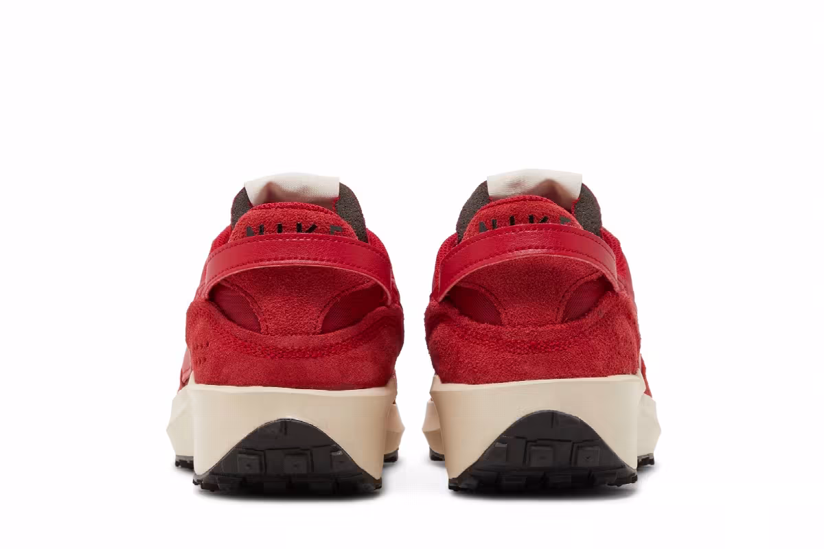 Nike Women's Waffle Debut Gym Red, view 7