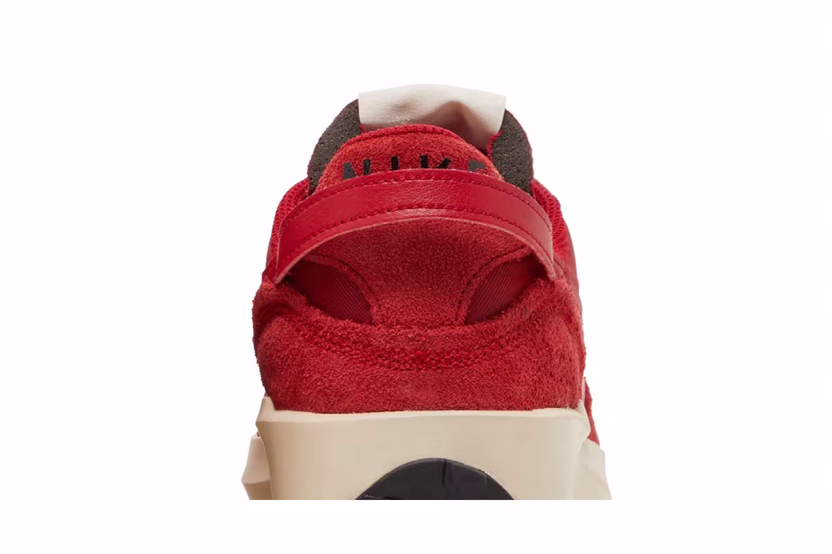 Nike Women's Waffle Debut Gym Red, view 8