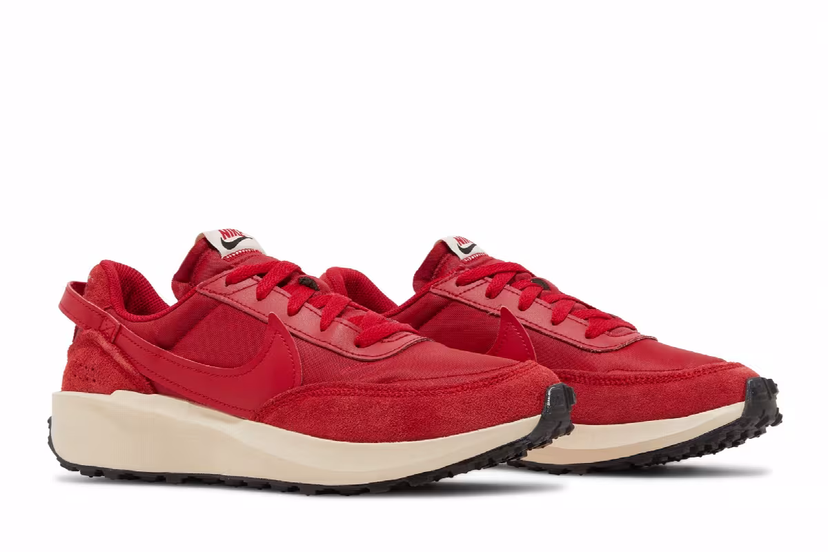 Nike Women's Waffle Debut Gym Red, view 9