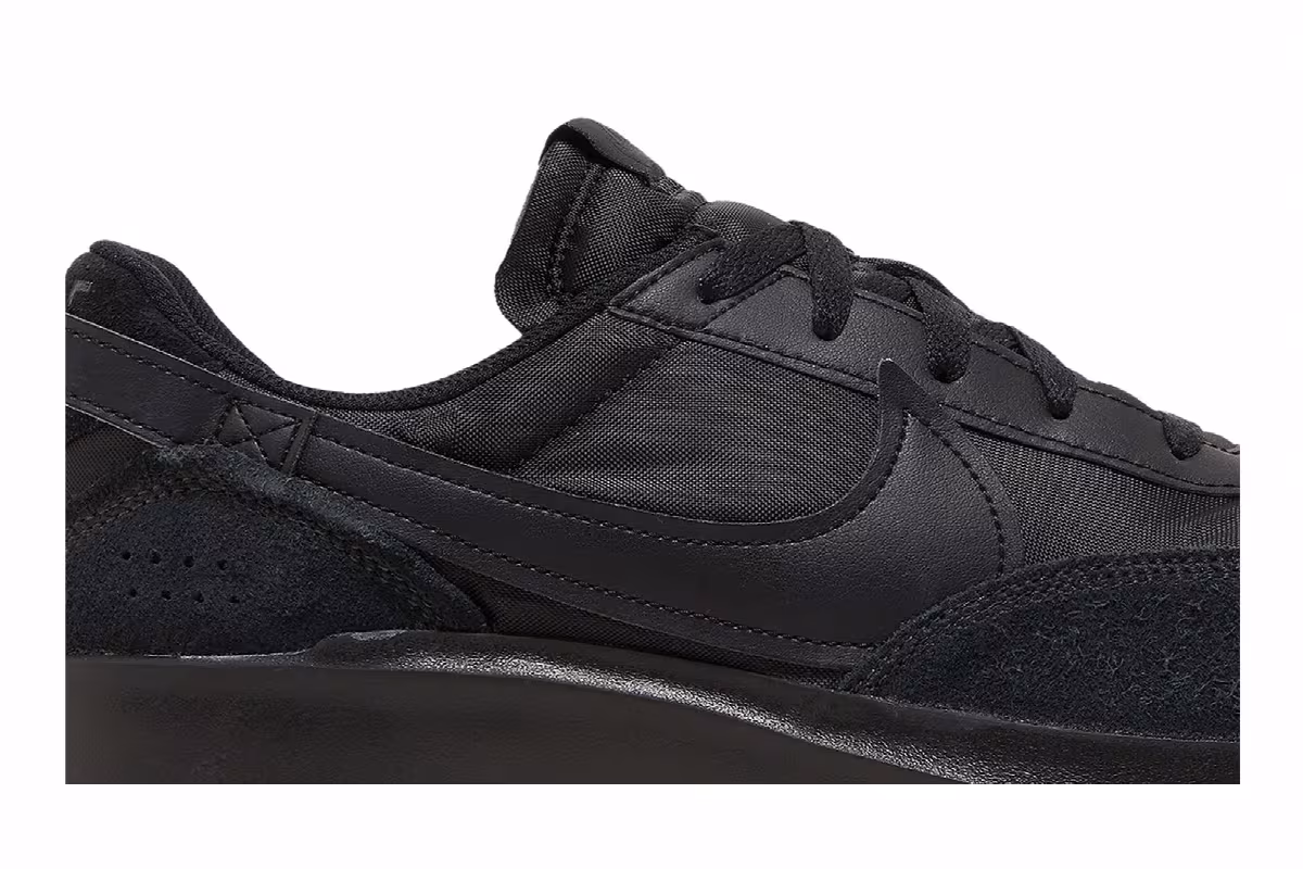 Nike Waffle Debut Triple Black, view 3