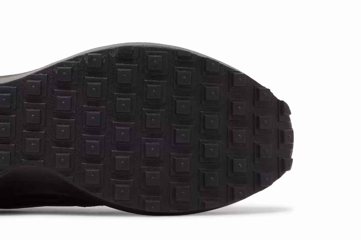 Nike Waffle Debut Triple Black, view 6