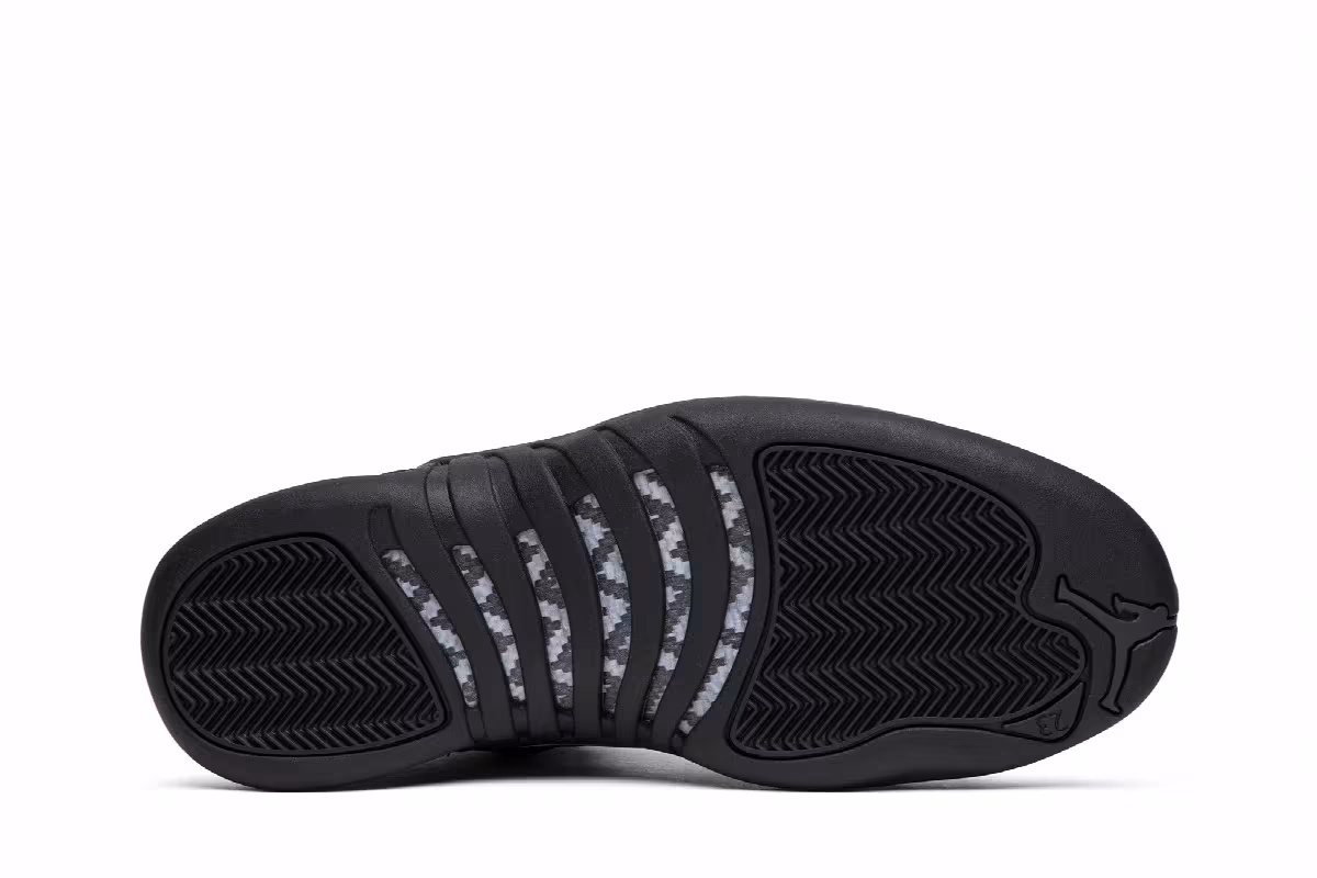 Air Jordan 12 Winterized Triple Black, view 5