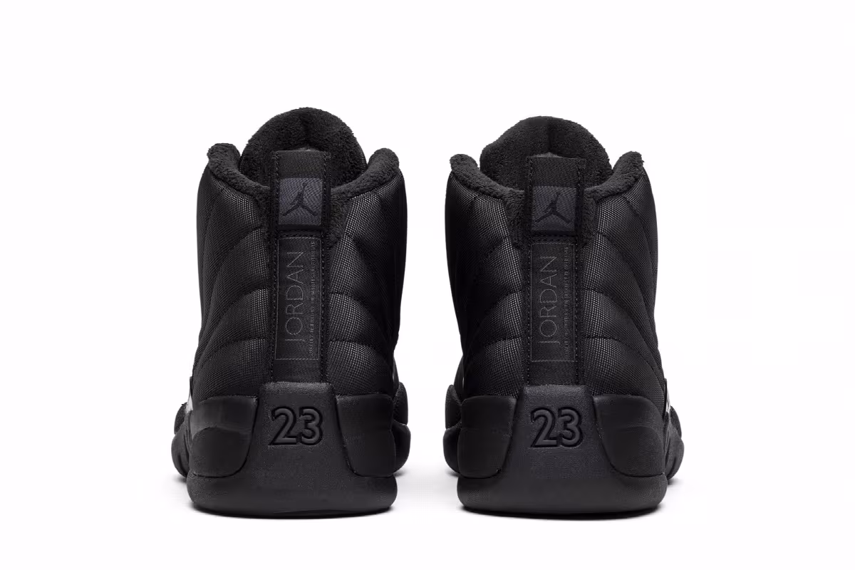 Air Jordan 12 Winterized Triple Black, view 7