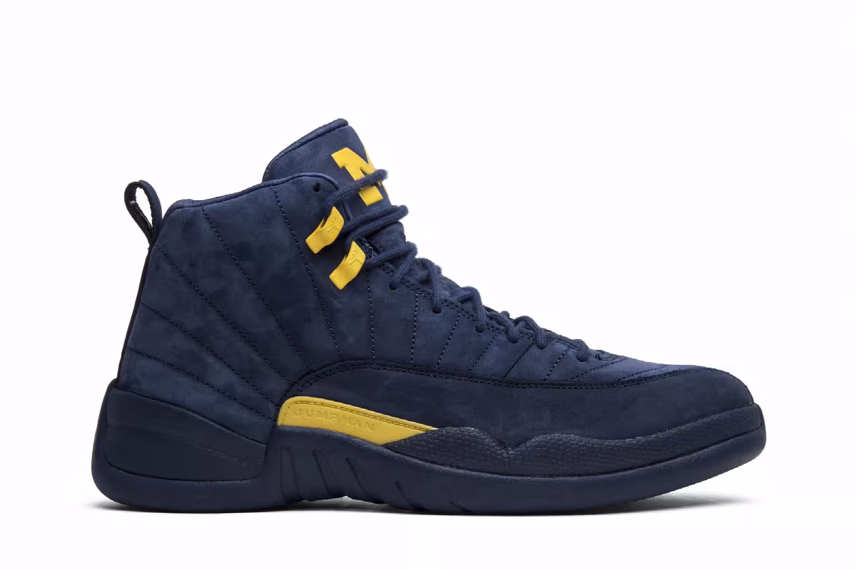 Air Jordan 12 Michigan, view 2