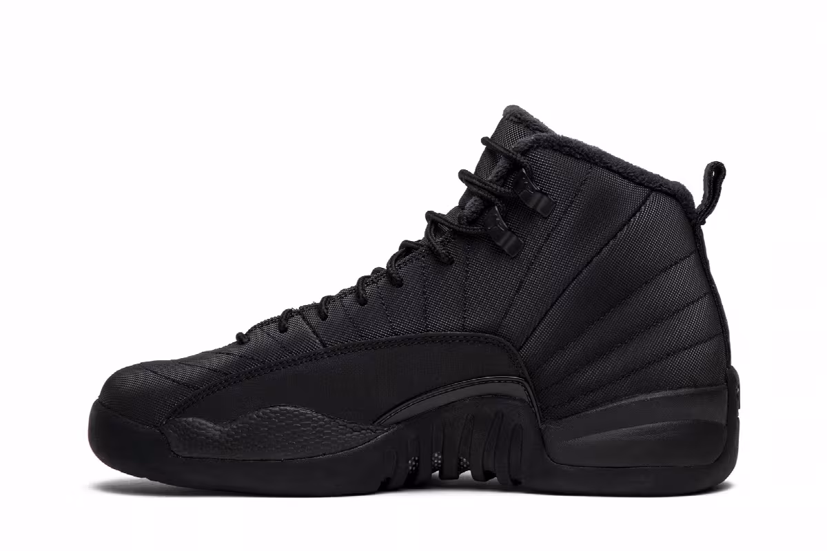 Air Jordan 12 Winterized GS Triple Black, view 4