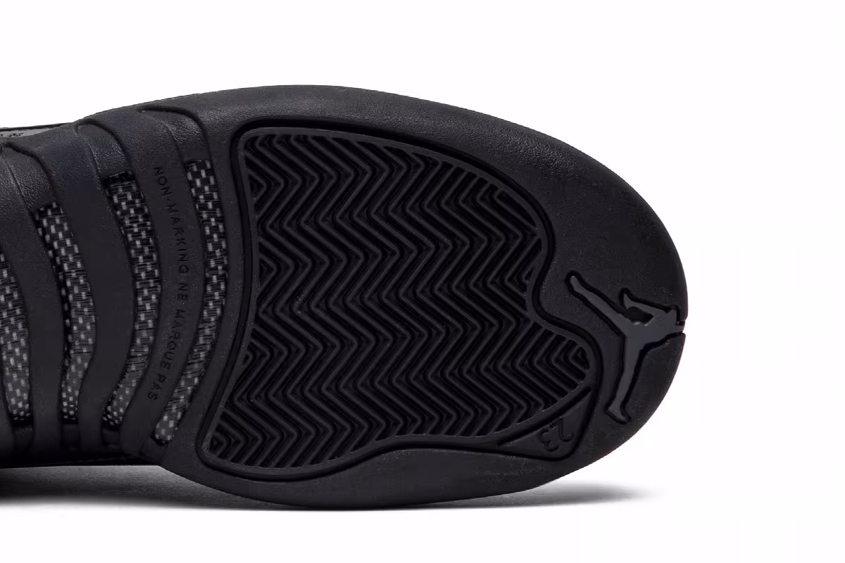 Air Jordan 12 Winterized GS Triple Black, view 6