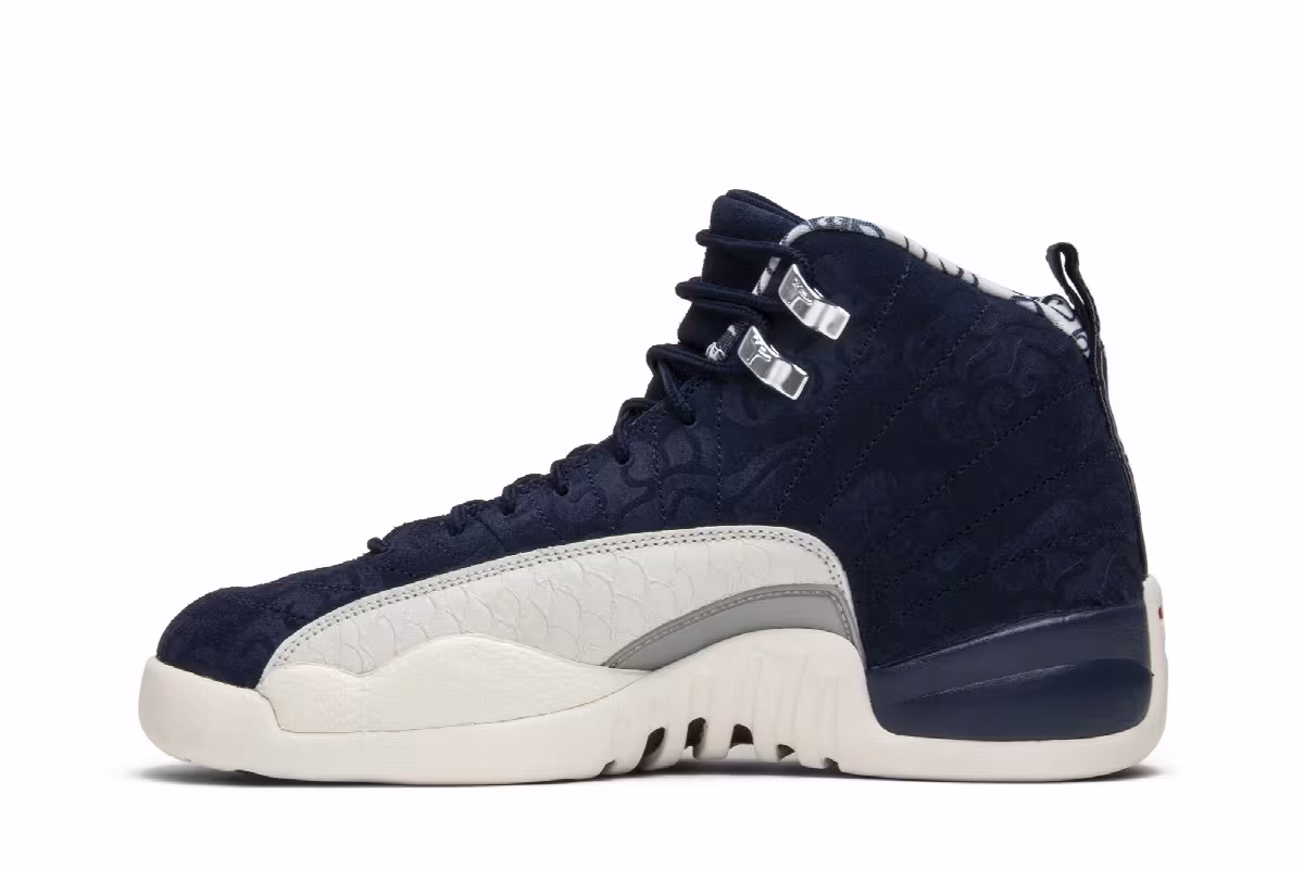 Air Jordan 12 GS International Flight, view 4