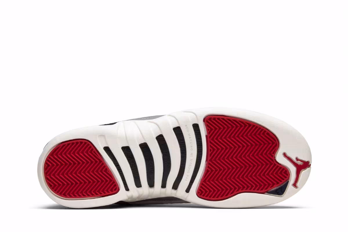 Air Jordan 12 GS International Flight, view 5