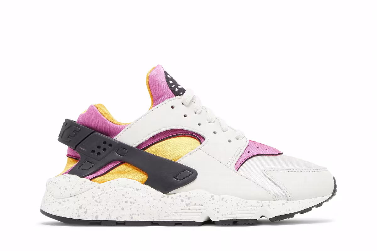 Nike Air Huarache Lethal Pink, view 2