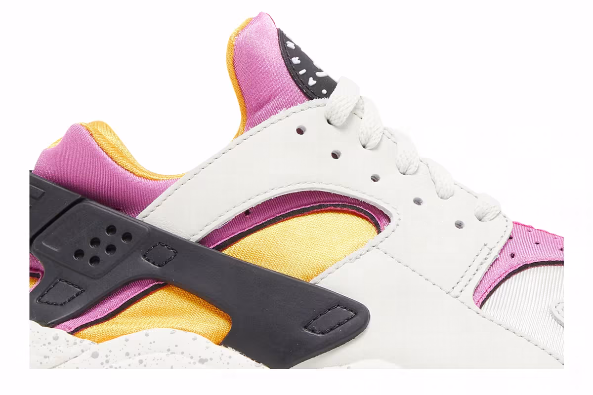 Nike Air Huarache Lethal Pink, view 3