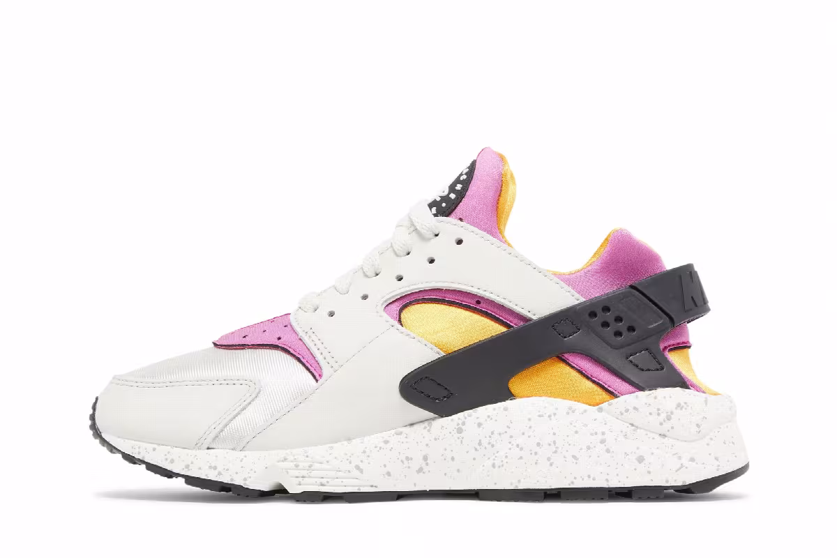 Nike Air Huarache Lethal Pink, view 4