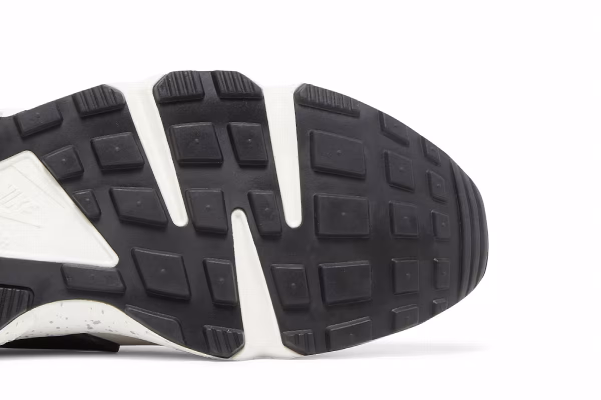 Nike Air Huarache Lethal Pink, view 6