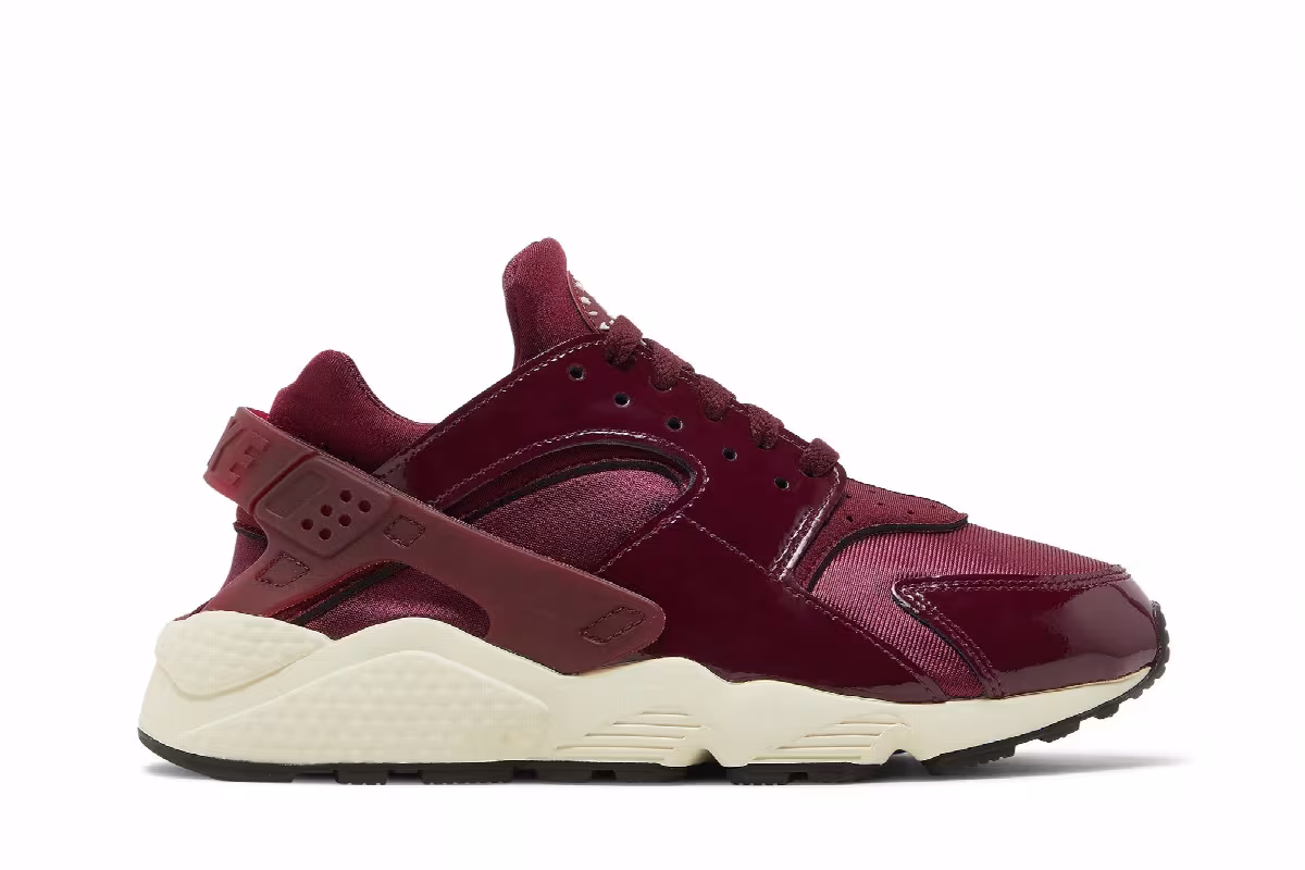 Nike Women's Air Huarache Dark Beetroot, view 2