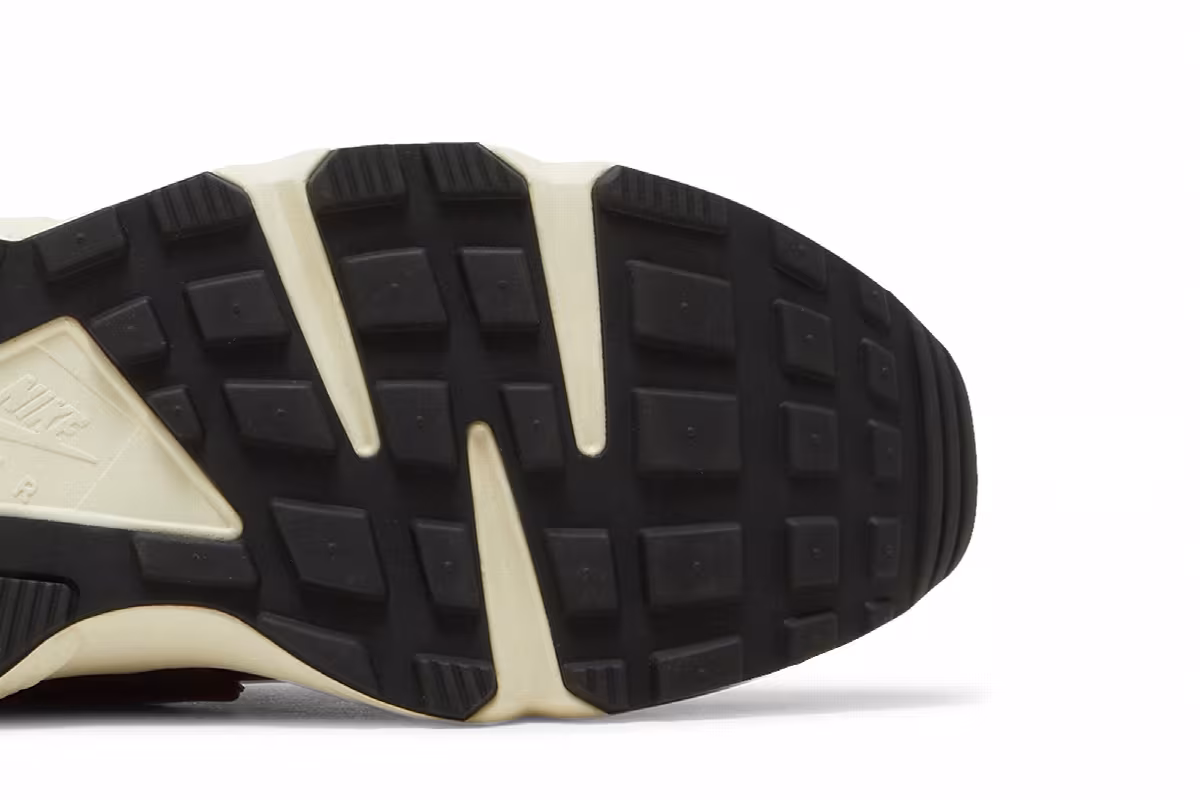 Nike Women's Air Huarache Dark Beetroot, view 6