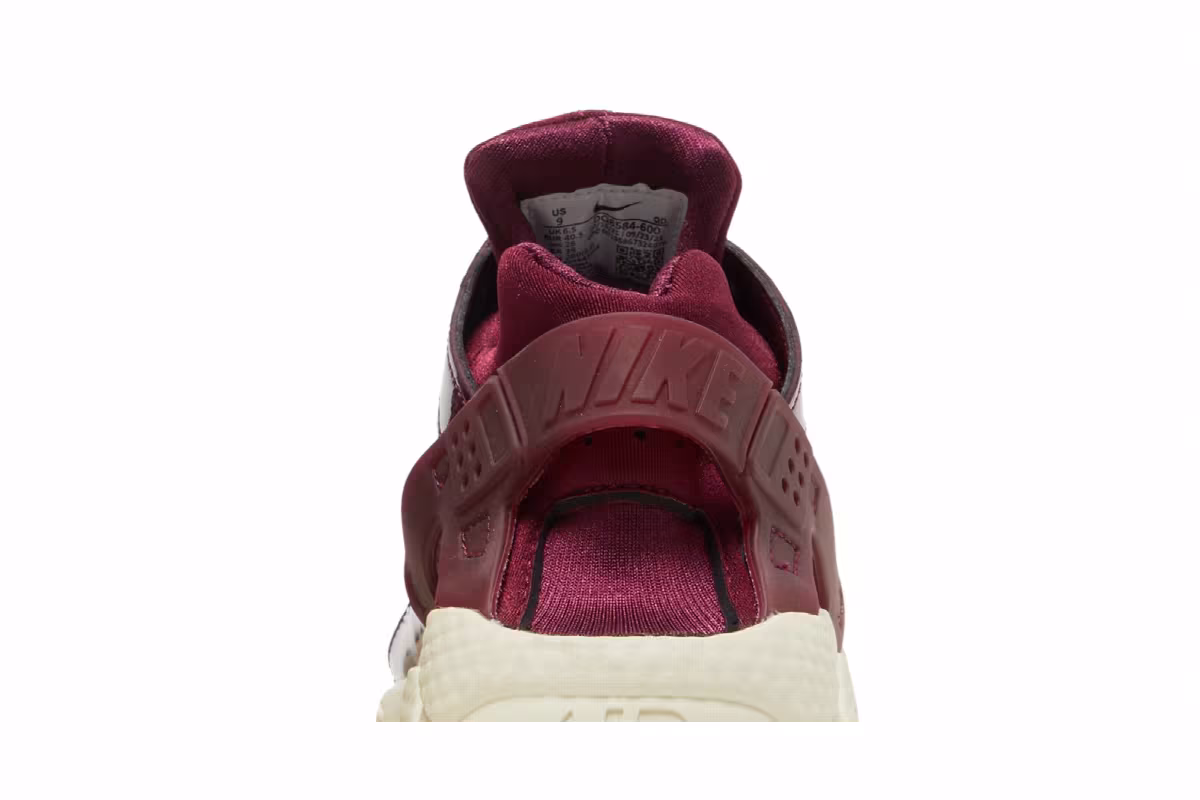 Nike Women's Air Huarache Dark Beetroot, view 8